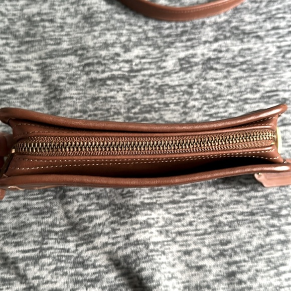 Coach Legacy 9167 Top of Counter Compartment crossbody bag - Picture 5 of 7